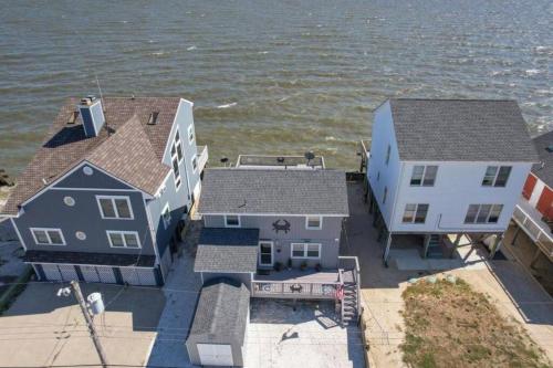 . Cheerful & Relaxing Beach House