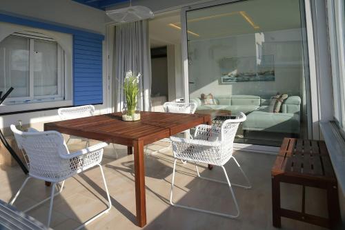 beranda/teres, AKS Home appart 2 - CABONEGRO in Cabo Negro