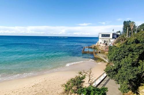 Watch The Sunrise Over Coogee 2 Bedrooms+Garage