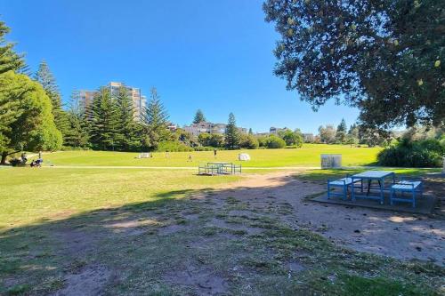 Watch The Sunrise Over Coogee 2 Bedrooms+Garage