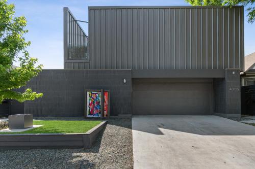 EastVillage Signature Villas by Dunyha in Dallas, USA