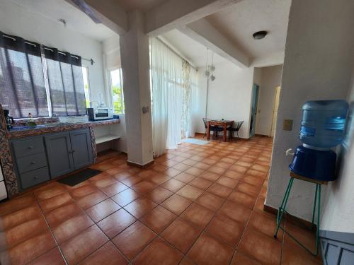 1 BR APT with AC , TV , wi-fi near DT and beach, Сиуатанехо (фото 8)