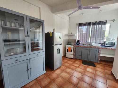 1 BR APT with AC , TV , wi-fi near DT and beach, Сиуатанехо (фото 7)