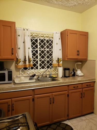 cuisine, Lion’s View Bed & Breakfast in Mandeville