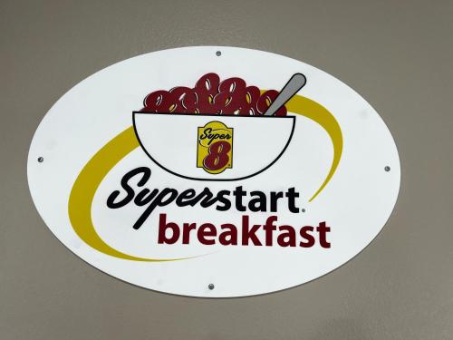 Super 8 by Wyndham Cleveland TX in Cleveland, USA