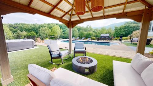 Wine Country Modern Farmhouse on 10 Acres and Pool in Afton, USA