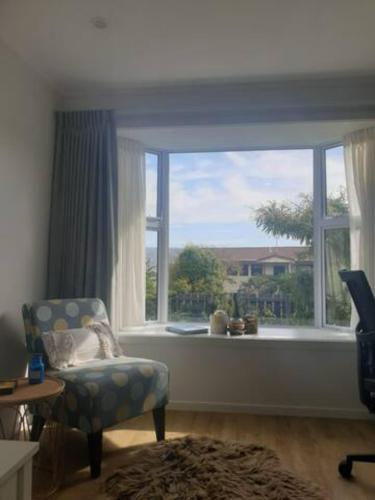 New, Cosy & Private 1-Bedroom & Living Flat in Porirua