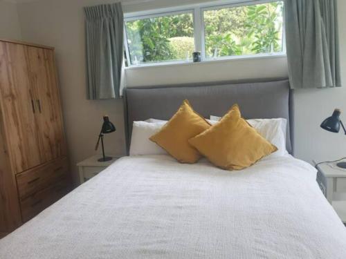 New, Cosy & Private 1-Bedroom & Living Flat in Porirua