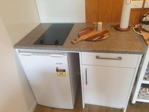 New, Cosy & Private 1-Bedroom & Living Flat in Porirua