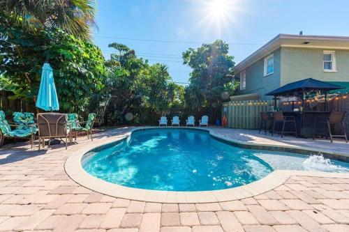 Resort-style Estate w/ Pvt Guest Suites- Sleeps 15 in West Palm Beach, USA