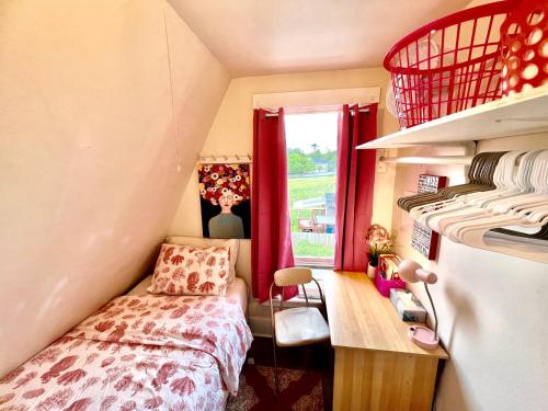 Private Room TINY with Shared Bathroom near SeaTac Airport and Downtown Seattle, Seattle (fotografie 3)