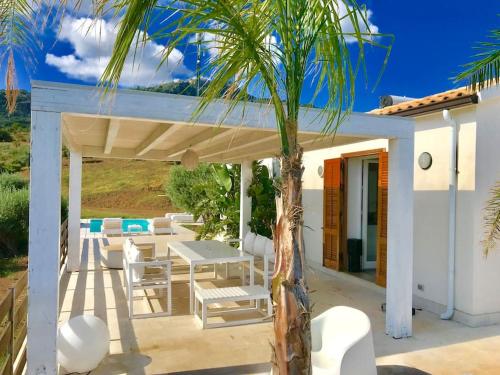 Villa Sicily, gorgeous villas with Private Pool, near Cefalu'