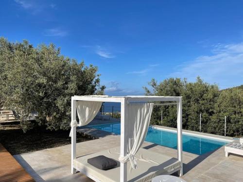 Villa Sicily, gorgeous villas with Private Pool, near Cefalu'