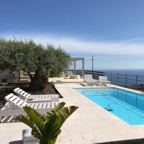 Villa Sicily, gorgeous villas with Private Pool, near Cefalu'