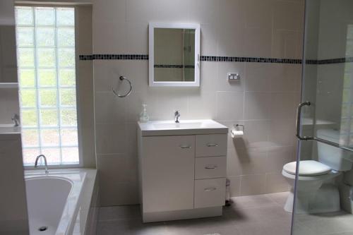 Roydon Retreat - image 5