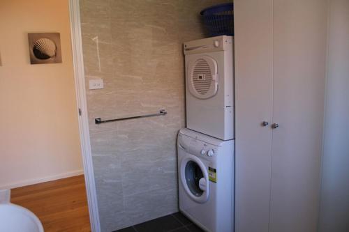 Three-Bedroom House image 1