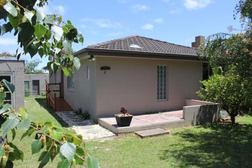Three-Bedroom House image 7