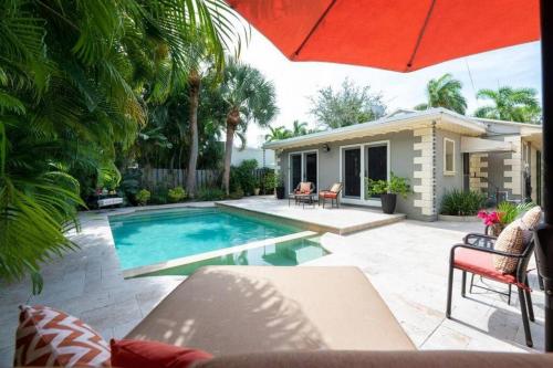 Sunset Palms Private Pool Home & Spa!