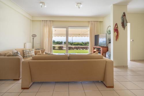 Anavyssos 3 bedrooms beachfront maisonette by MPS