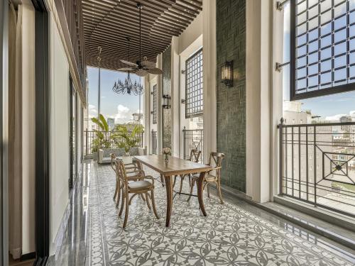 room detail thumbnail 1