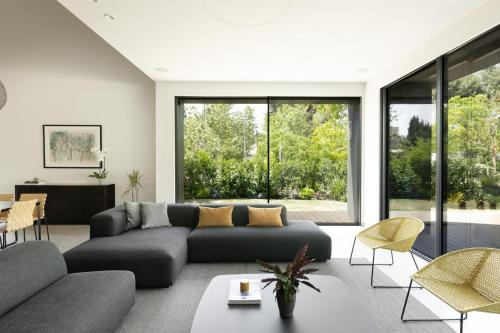 THE Y HOUSE - main image
