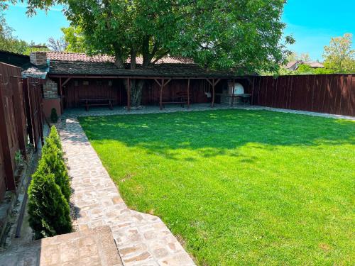 tuin, KK Apartment Bajša (KK Apartment Bajsa) in Bačka Topola