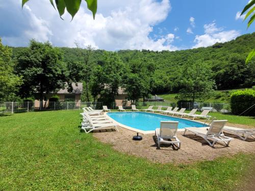 Village de 19 gites avec Piscine et restaurant, Grand Vabre Nature - Location saisonnière - Conques-en-Rouergue