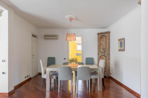 iFlat Margutta Colors on Canvas Apartment, Rome (photo 7)