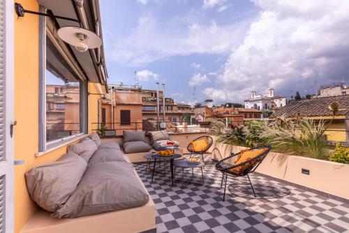 ROMAC - Condotti Penthouse in the Spanish Steps area