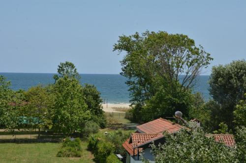 Denis Hotel and Bungalows