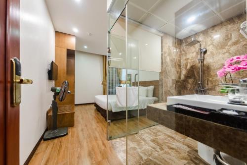 room detail thumbnail 2