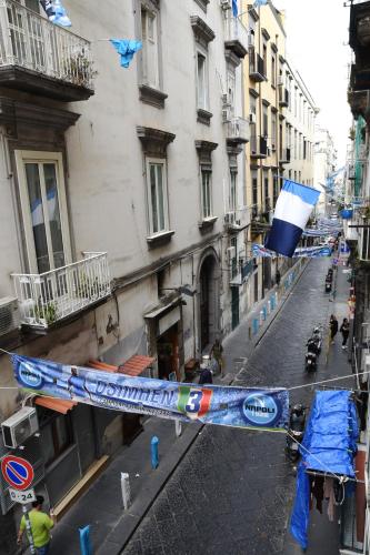 Napul’è, Naples