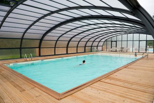 Swimming pool, Huttopia Senonches in Senonches