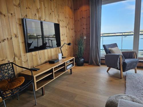 Fab 8 Sardinfabrikken - Fedje Island Fab 8 Sardinfabrikken - Fedje Island