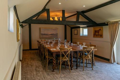 High Corner Inn - image 5