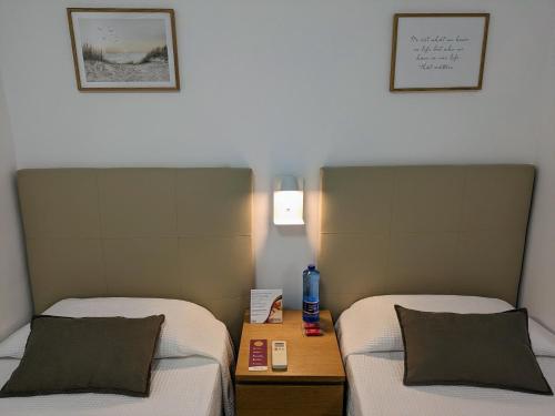 Twin Room with Shared Bathroom image 10
