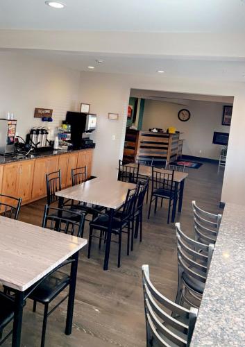 Makanan dan Minuman, FairBridge Inn & Suites Williston in Williston (ND)