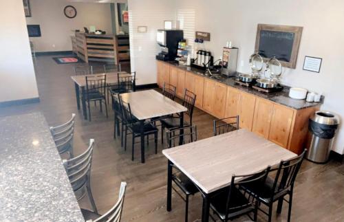 Makanan dan Minuman, FairBridge Inn & Suites Williston in Williston (ND)