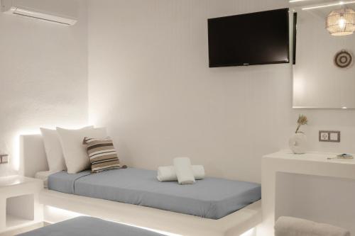 Deluxe Suite with Sea View & Private Veranda image 6