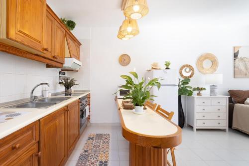 Home2Book Stylish Apt Pool & Terrace, Sand Club in ซานมิเกล