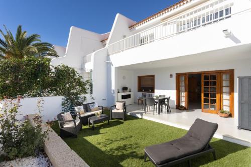 Home2Book Stylish Apt Pool & Terrace, Sand Club in ซานมิเกล