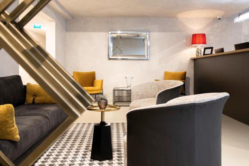 The Amberlyn Suite Hotel - image 4