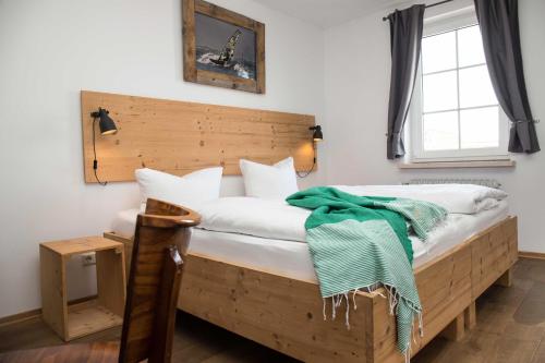 Wattlodge - main image