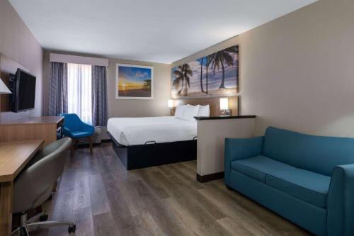 Days Inn & Suites by Wyndham Commerce - image 10
