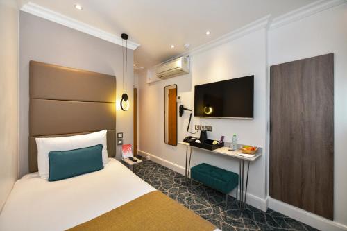 Guestroom, Queens Park Hotel in London