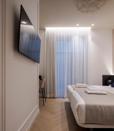 Standard Double Room image 2