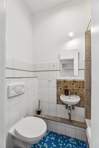 Single Room image 3
