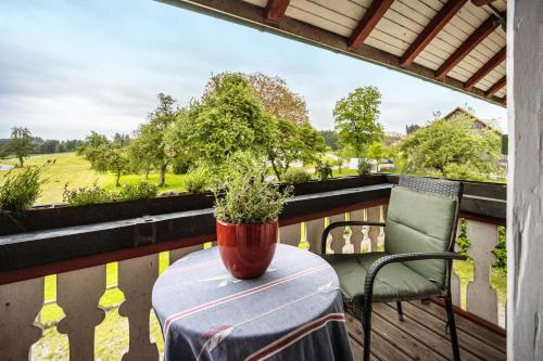 Two-Bedroom Deluxe Apartment with Garden View