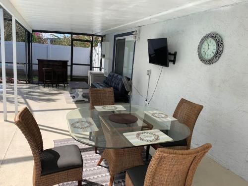 Private Pool at Hidden Gem ready for your family:) Private Pool at Hidden Gem ready for your family:)