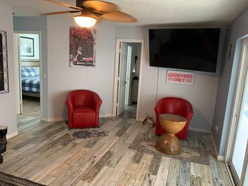 Private Pool at Hidden Gem ready for your family:) Private Pool at Hidden Gem ready for your family:)